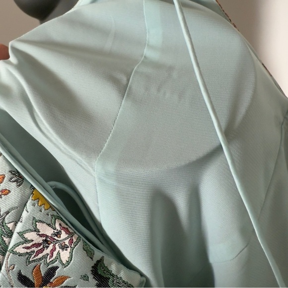 Alice + Olivia Tayla Embroidered Mini Dress Light Fantasy Waterfall Size 2 - Picture 7 of 8